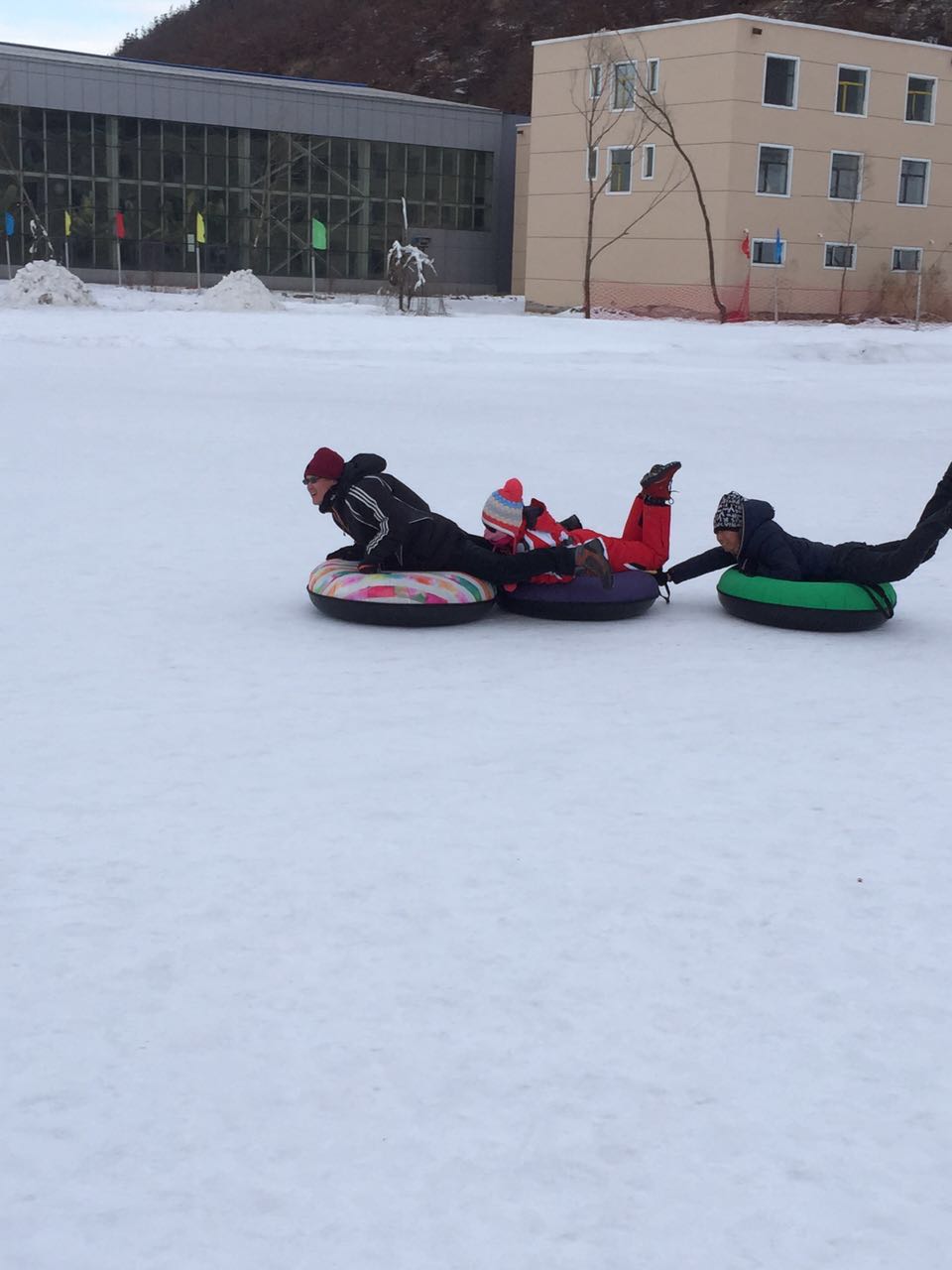 黑龍江大灣滑雪場冰雪樂園成功開幕，河北迪特加油助威